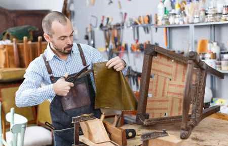 Upholstery/Upholsterer Major